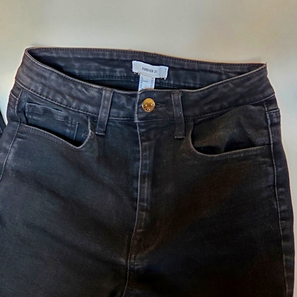 EUC Forever 21 Black Skinny Stretch Jeans Size 25 - Picture 2 of 5